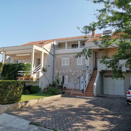 Apartments Dolores Шибеник Экстерьер фото