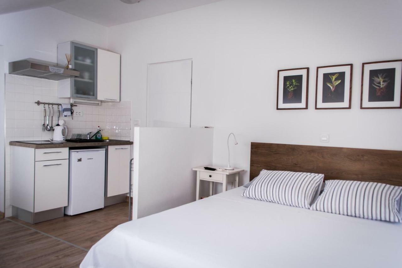 Apartments Dolores Шибеник Экстерьер фото
